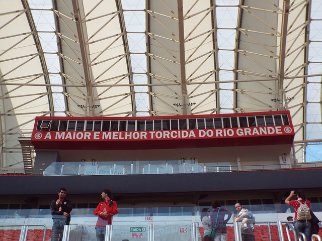 主优化词：塞维利亚客场几百强敌，表现出色